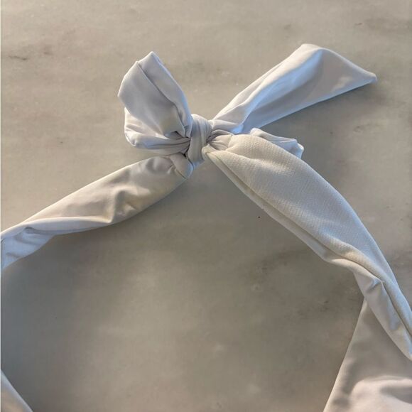 Kenneth Cole White Bikini Top - Picture 5 of 8